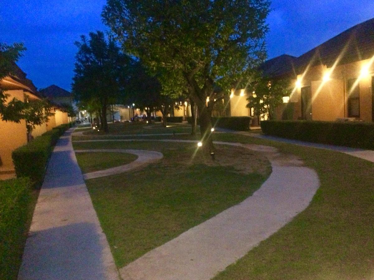 Green Adamas Resort チュンポーン エクステリア 写真